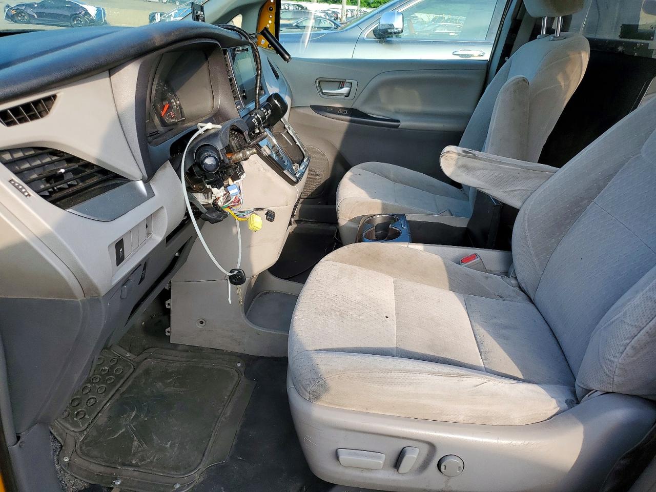 2017 TOYOTA SIENNA