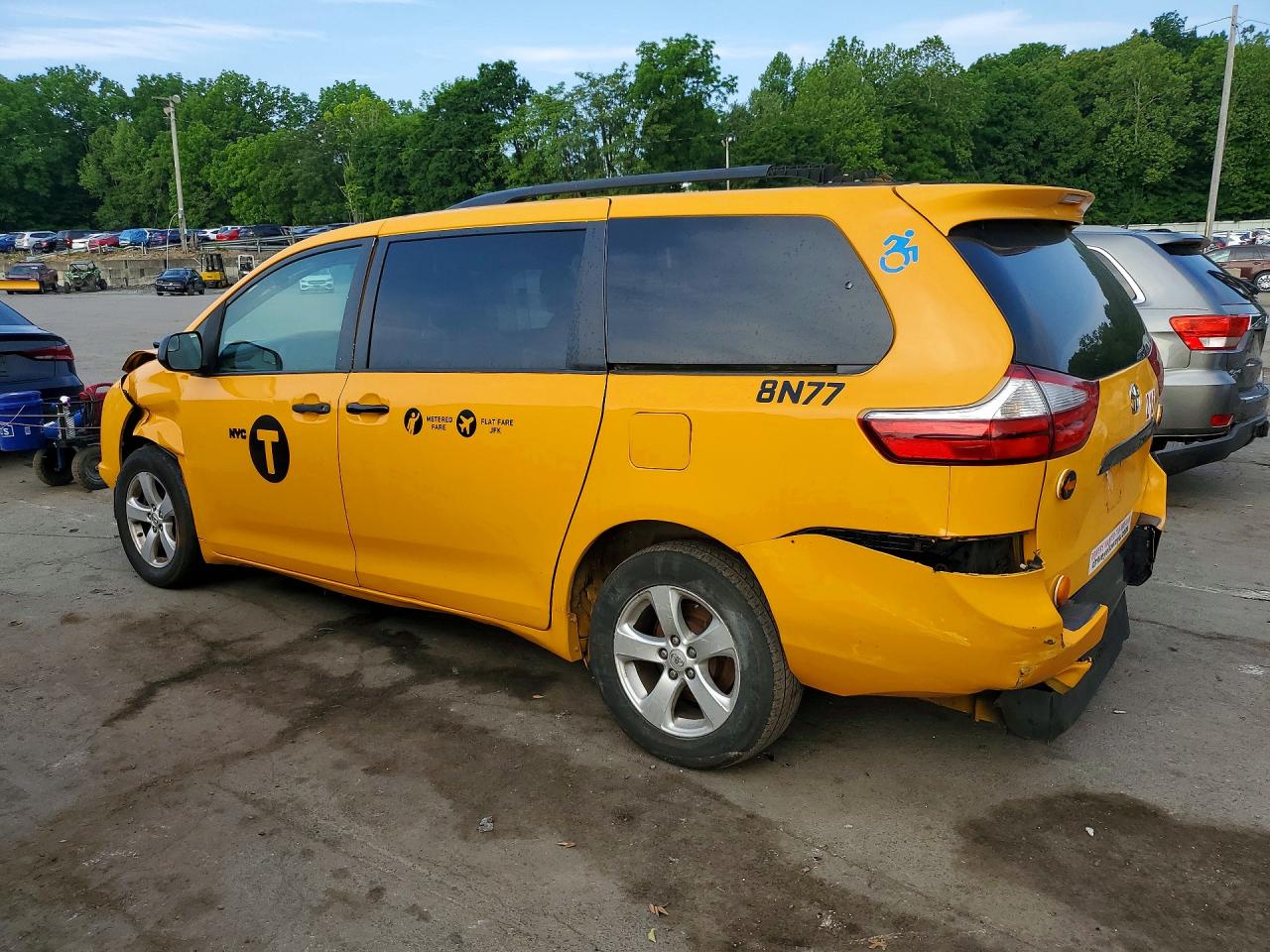 2017 TOYOTA SIENNA