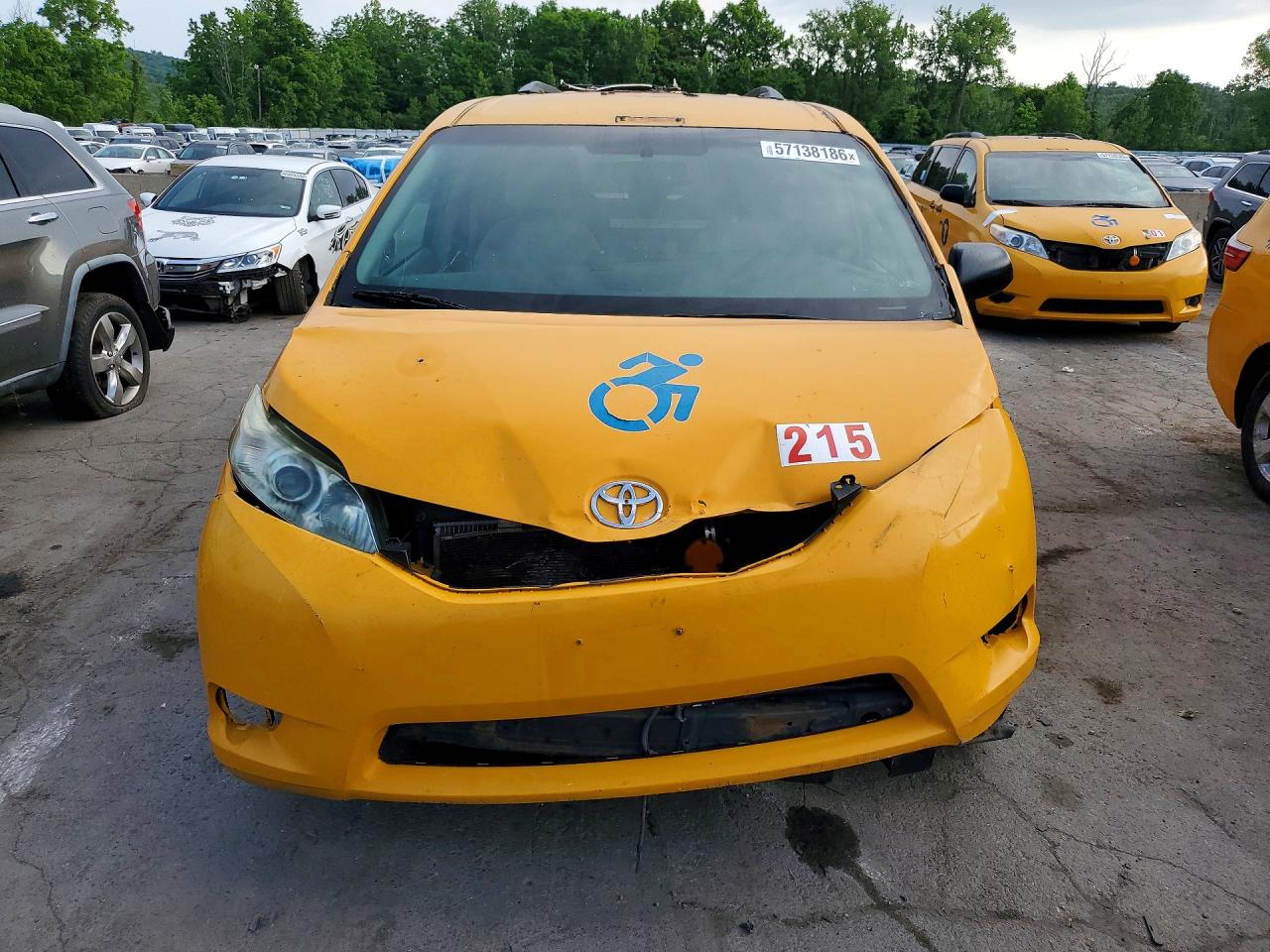 2017 TOYOTA SIENNA