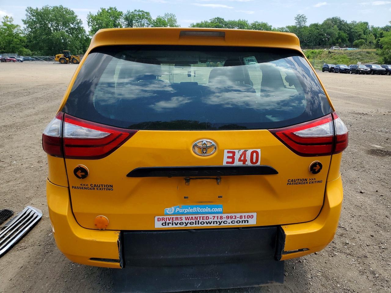 2017 TOYOTA SIENNA