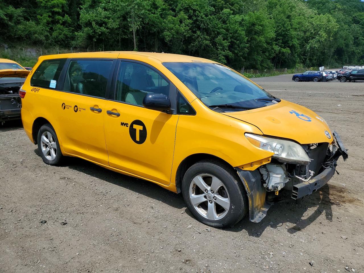 2017 TOYOTA SIENNA