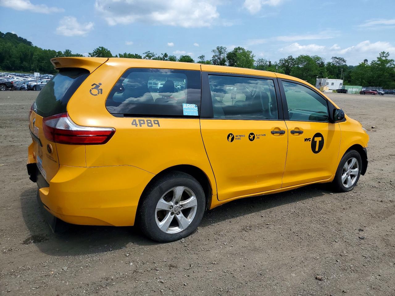 2017 TOYOTA SIENNA