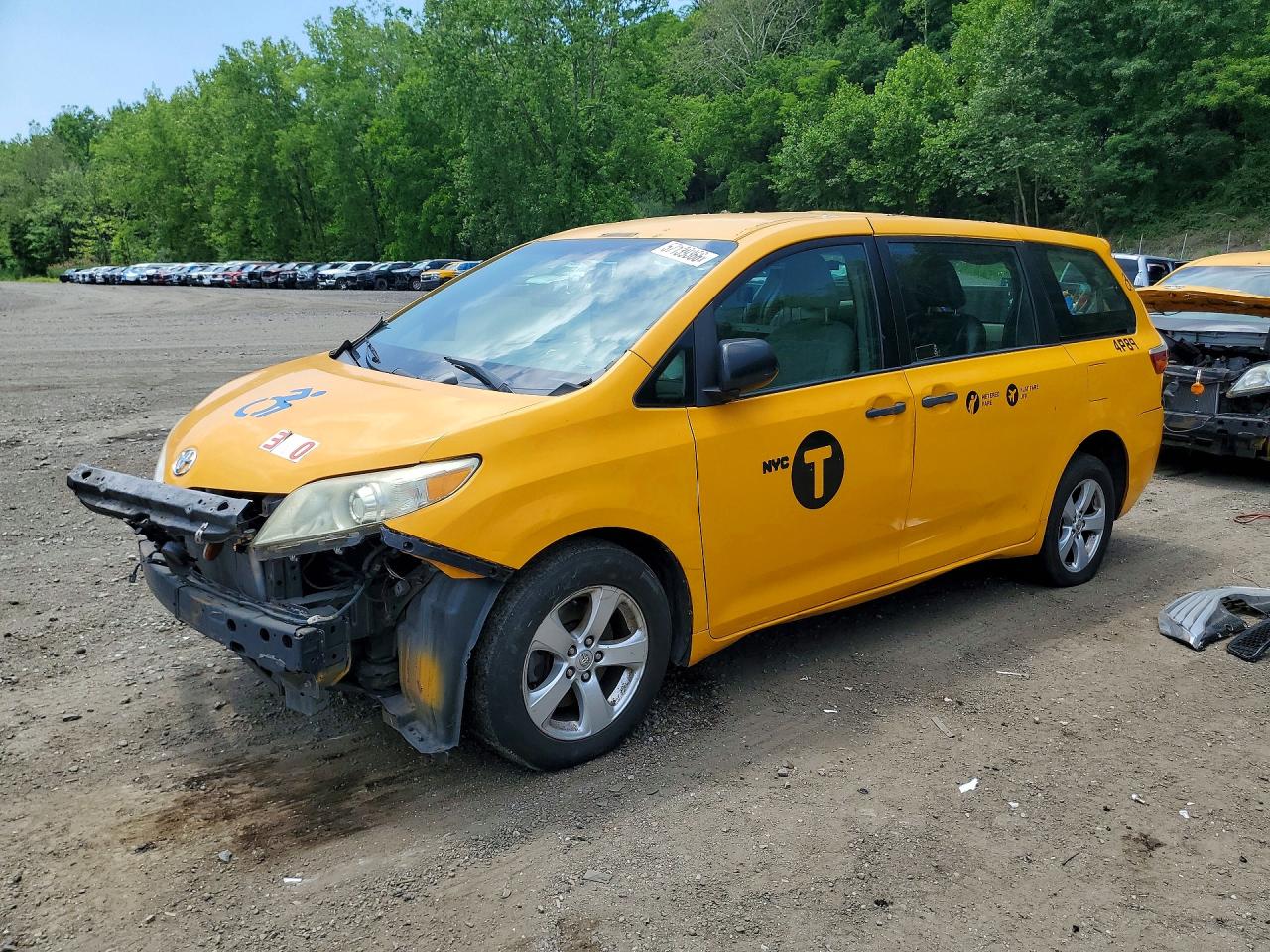 2017 TOYOTA SIENNA