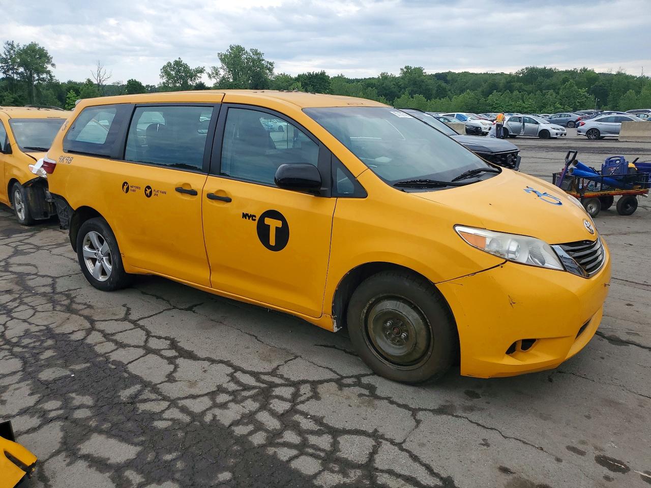 2016 TOYOTA SIENNA