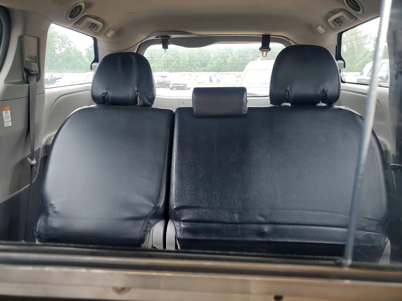 2016 TOYOTA SIENNA