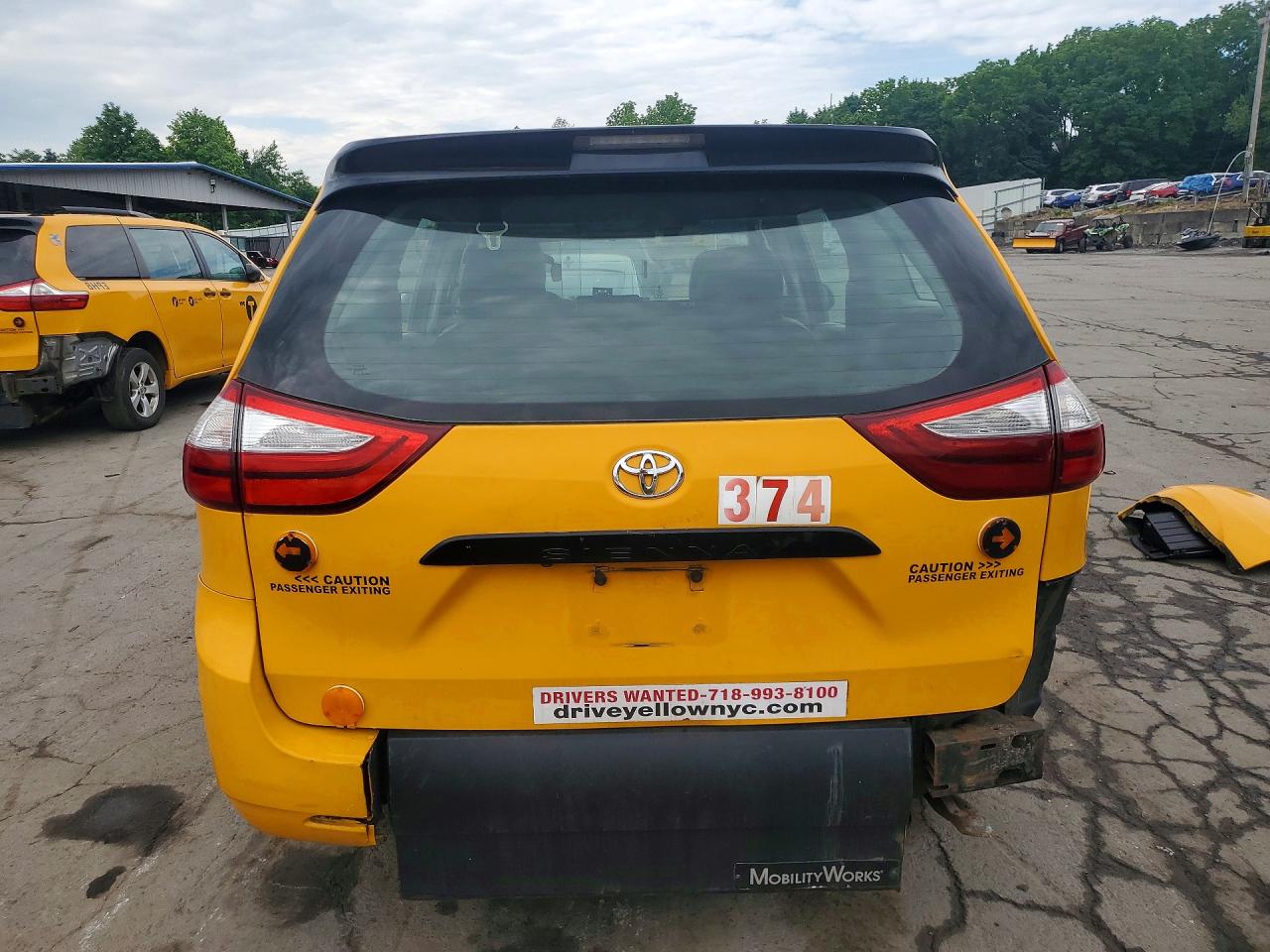 2016 TOYOTA SIENNA