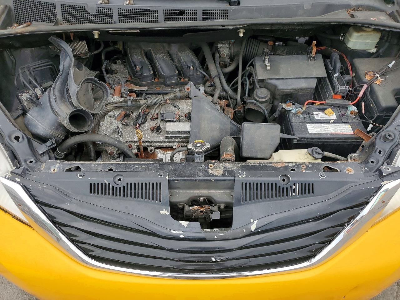 2016 TOYOTA SIENNA