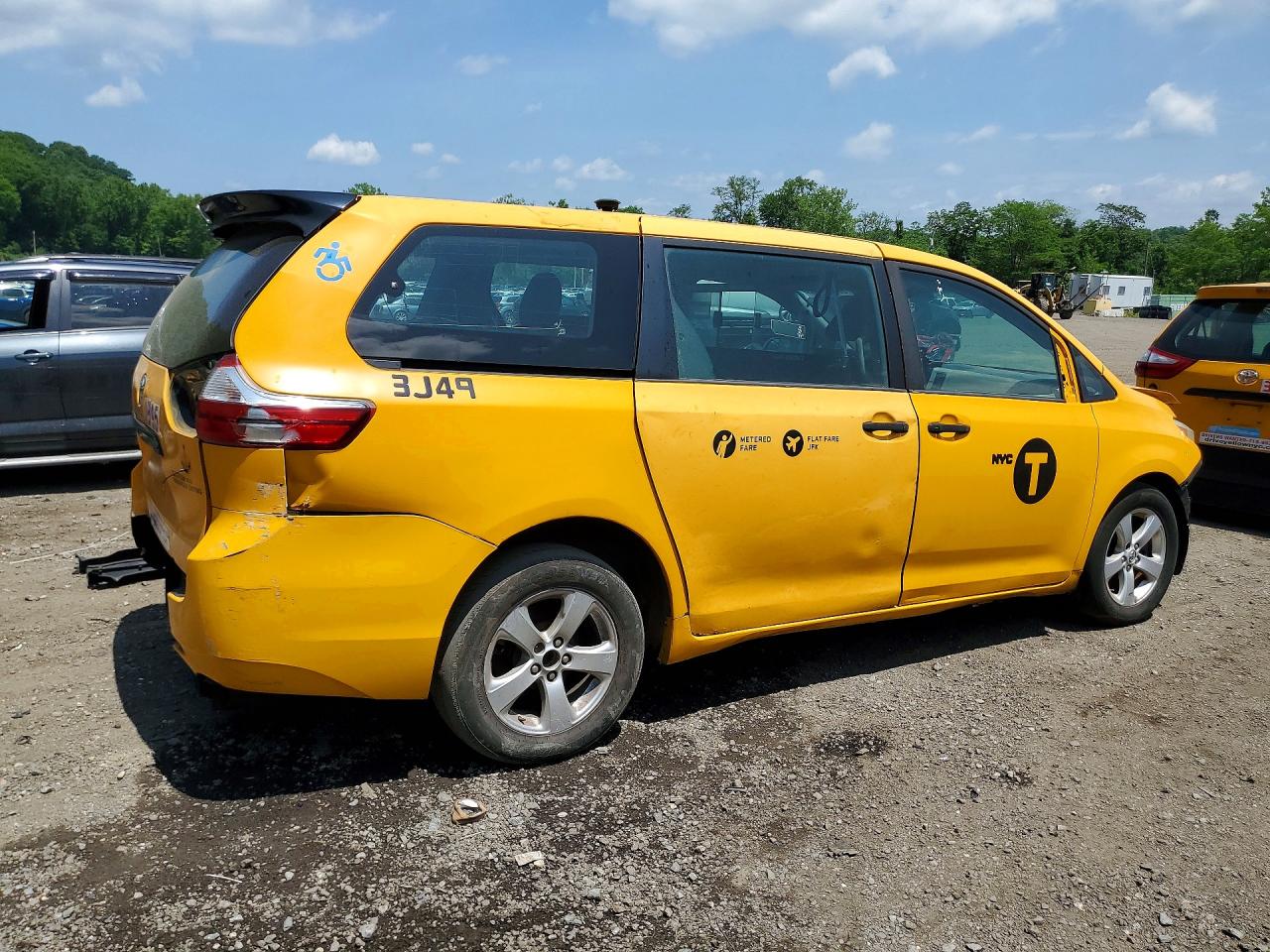2016 TOYOTA SIENNA