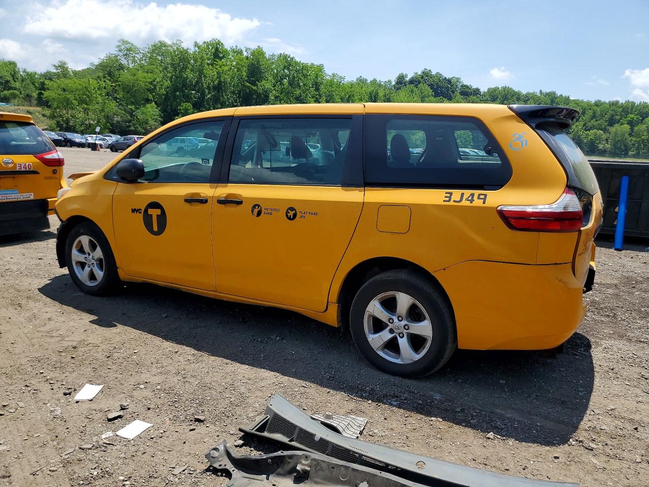 2016 TOYOTA SIENNA