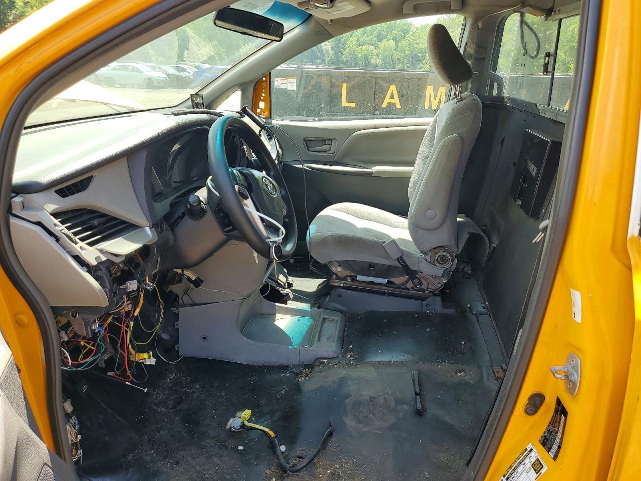 2016 TOYOTA SIENNA