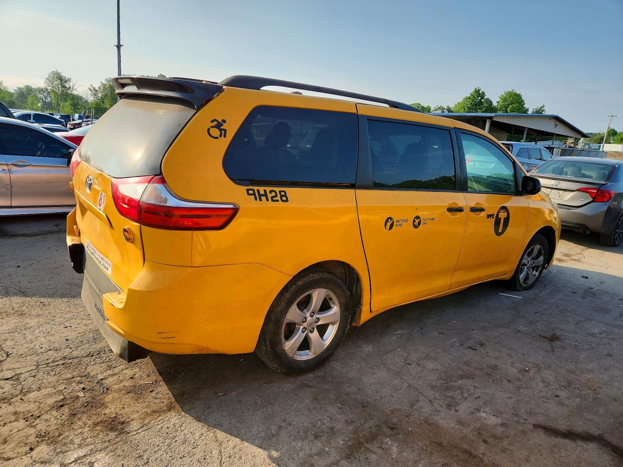 2017 TOYOTA SIENNA