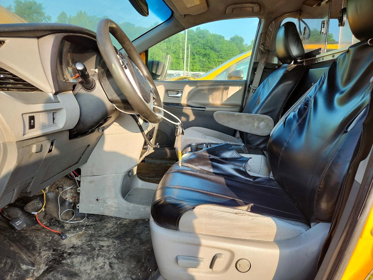 2017 TOYOTA SIENNA