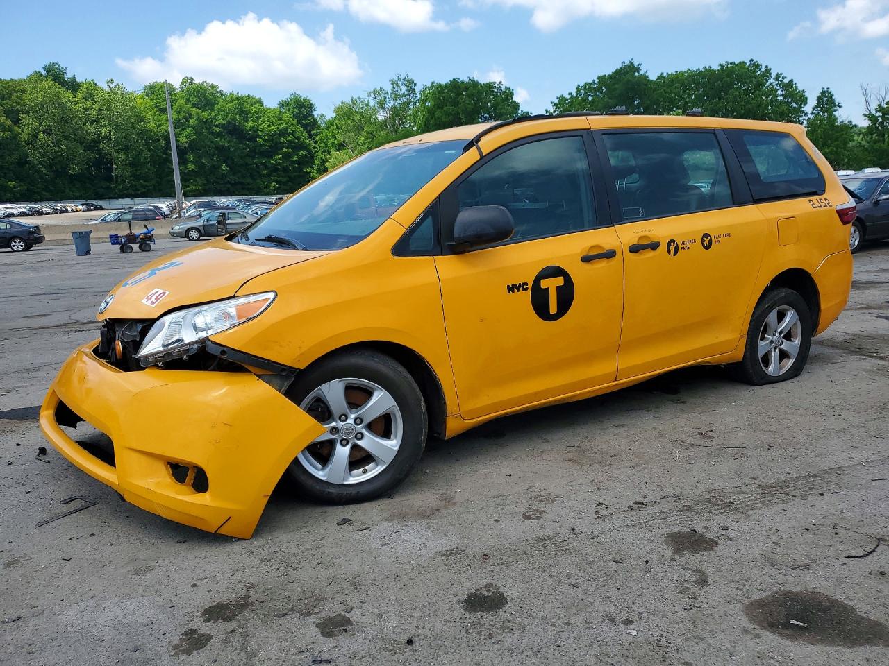 2017 TOYOTA SIENNA