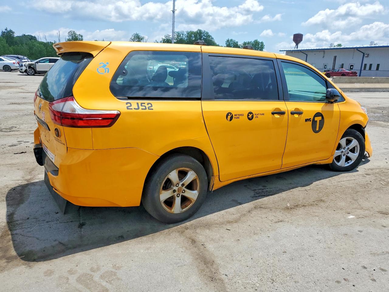 2017 TOYOTA SIENNA
