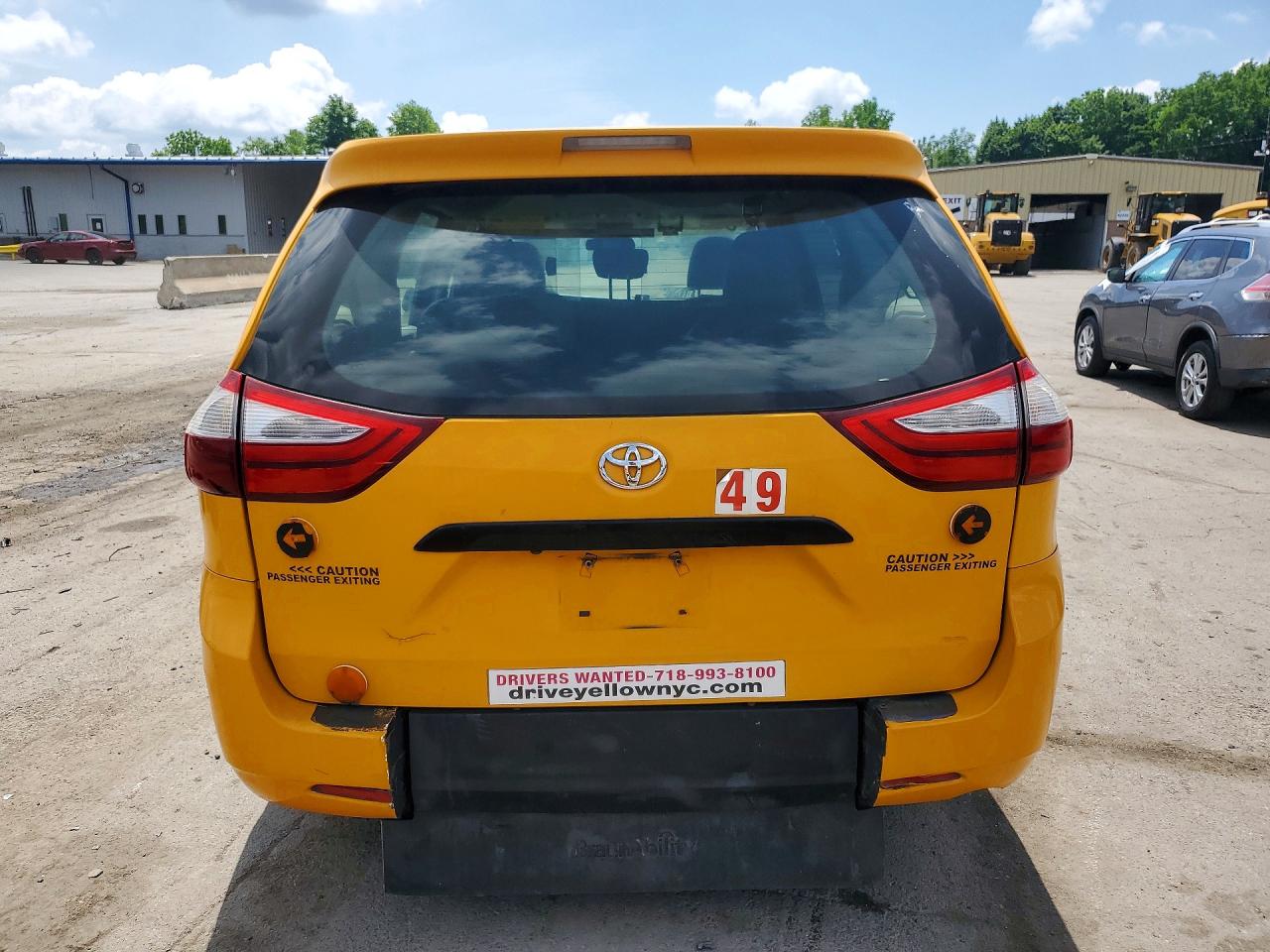 2017 TOYOTA SIENNA