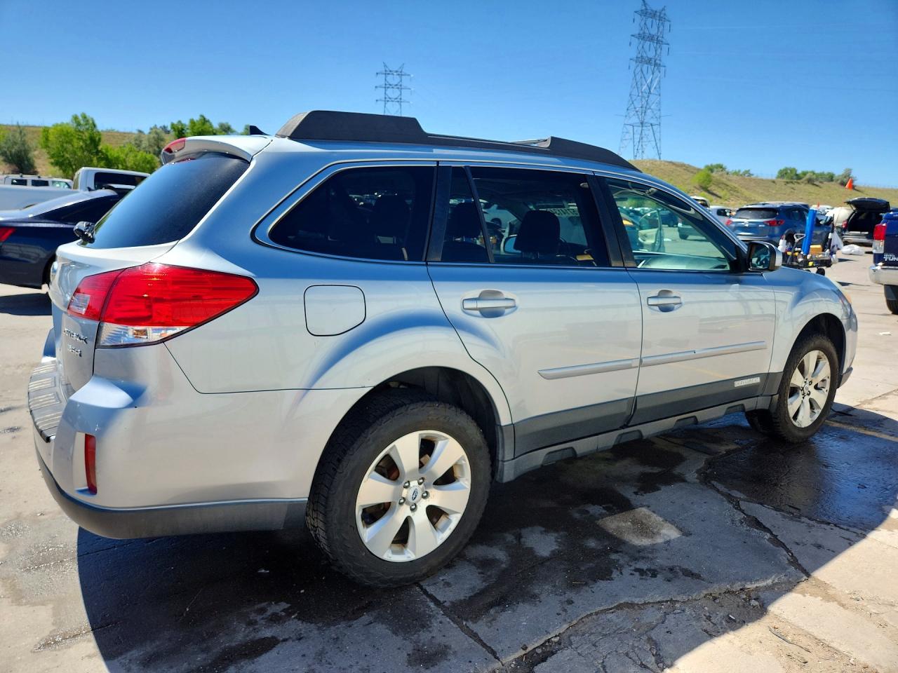 2012 SUBARU OUTBACK