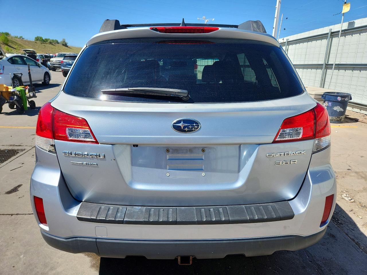 2012 SUBARU OUTBACK
