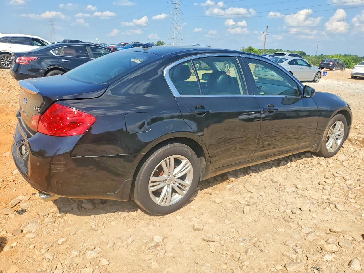 2013 INFINITI G37
