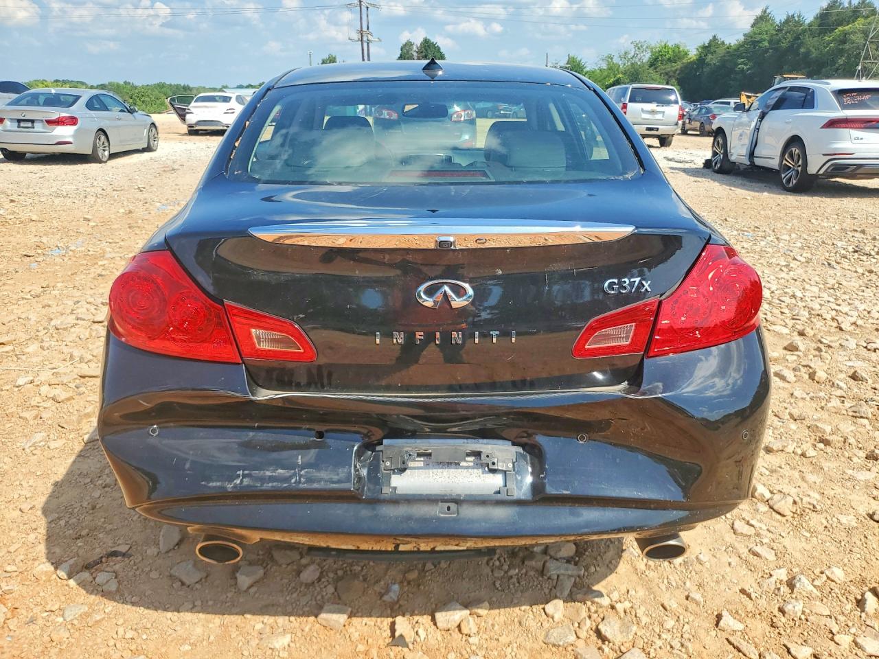 2013 INFINITI G37