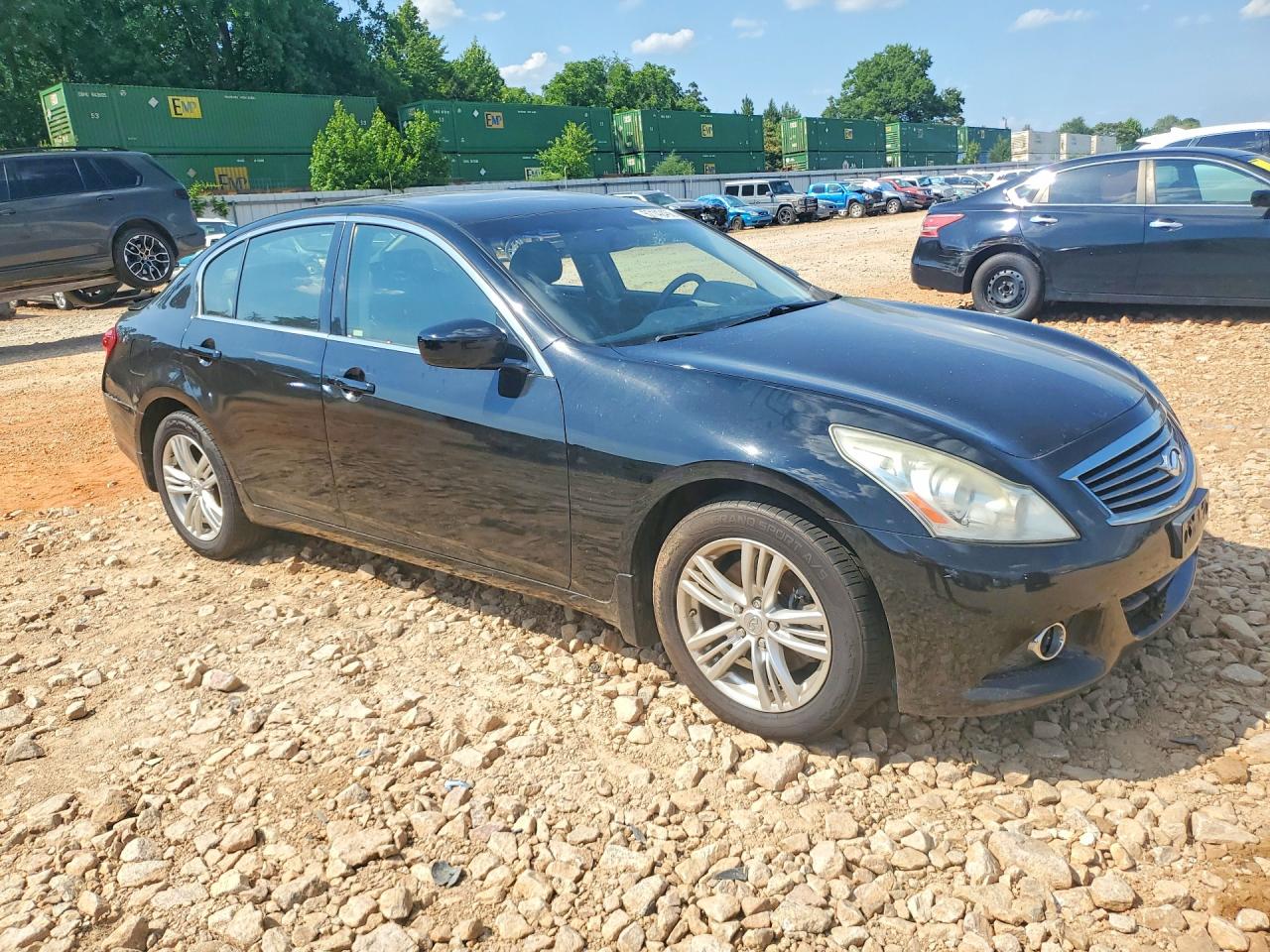 2013 INFINITI G37