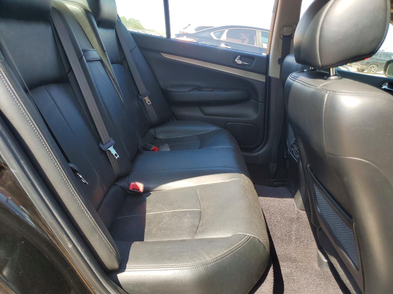 2013 INFINITI G37