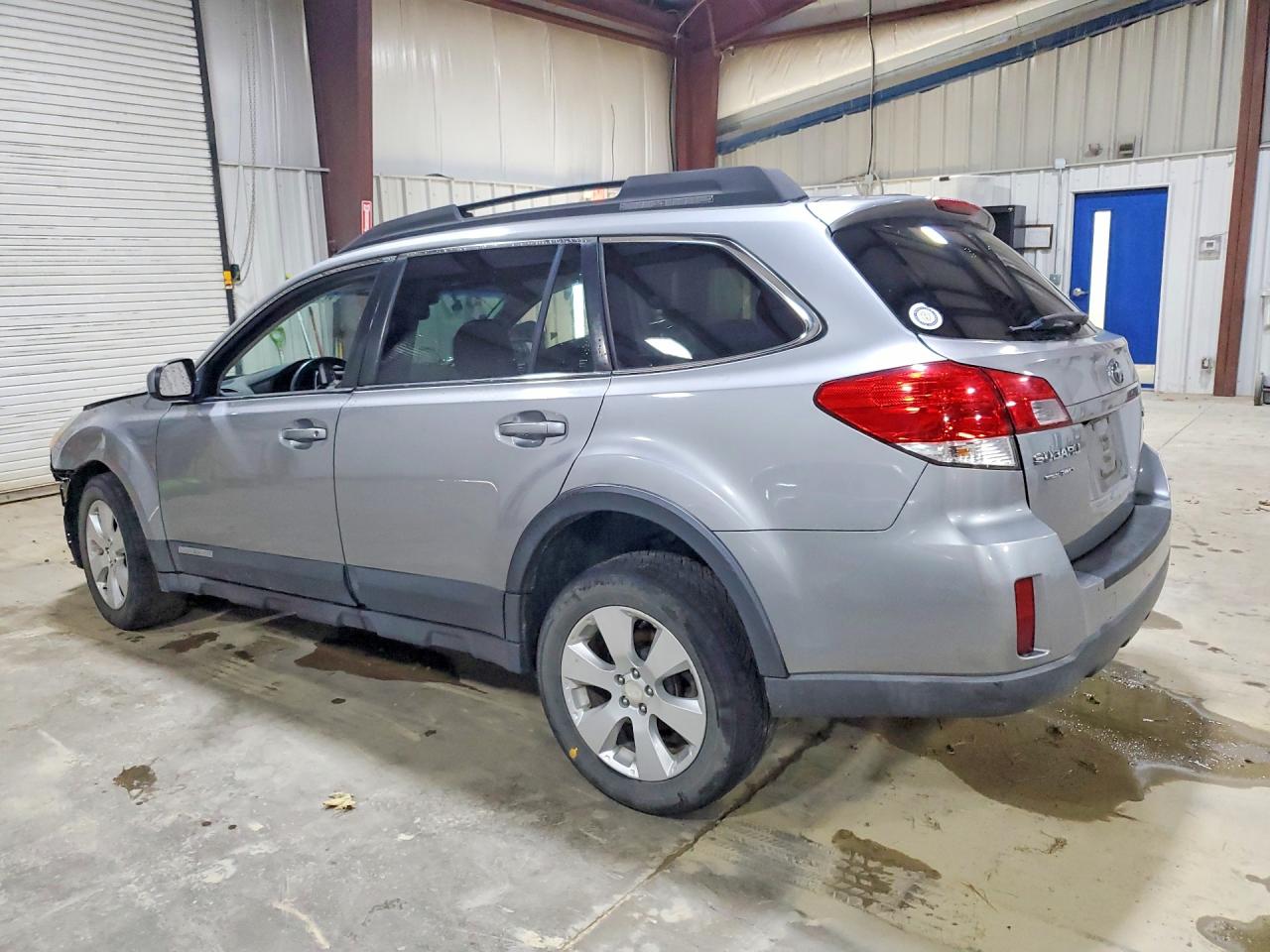 2011 SUBARU OUTBACK