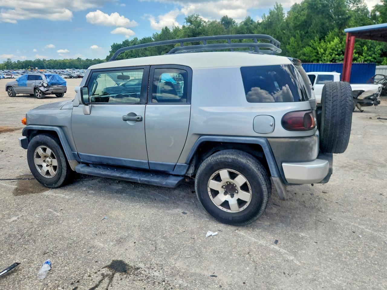 2010 TOYOTA FJ CRUISER
