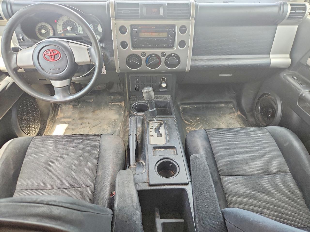 2010 TOYOTA FJ CRUISER