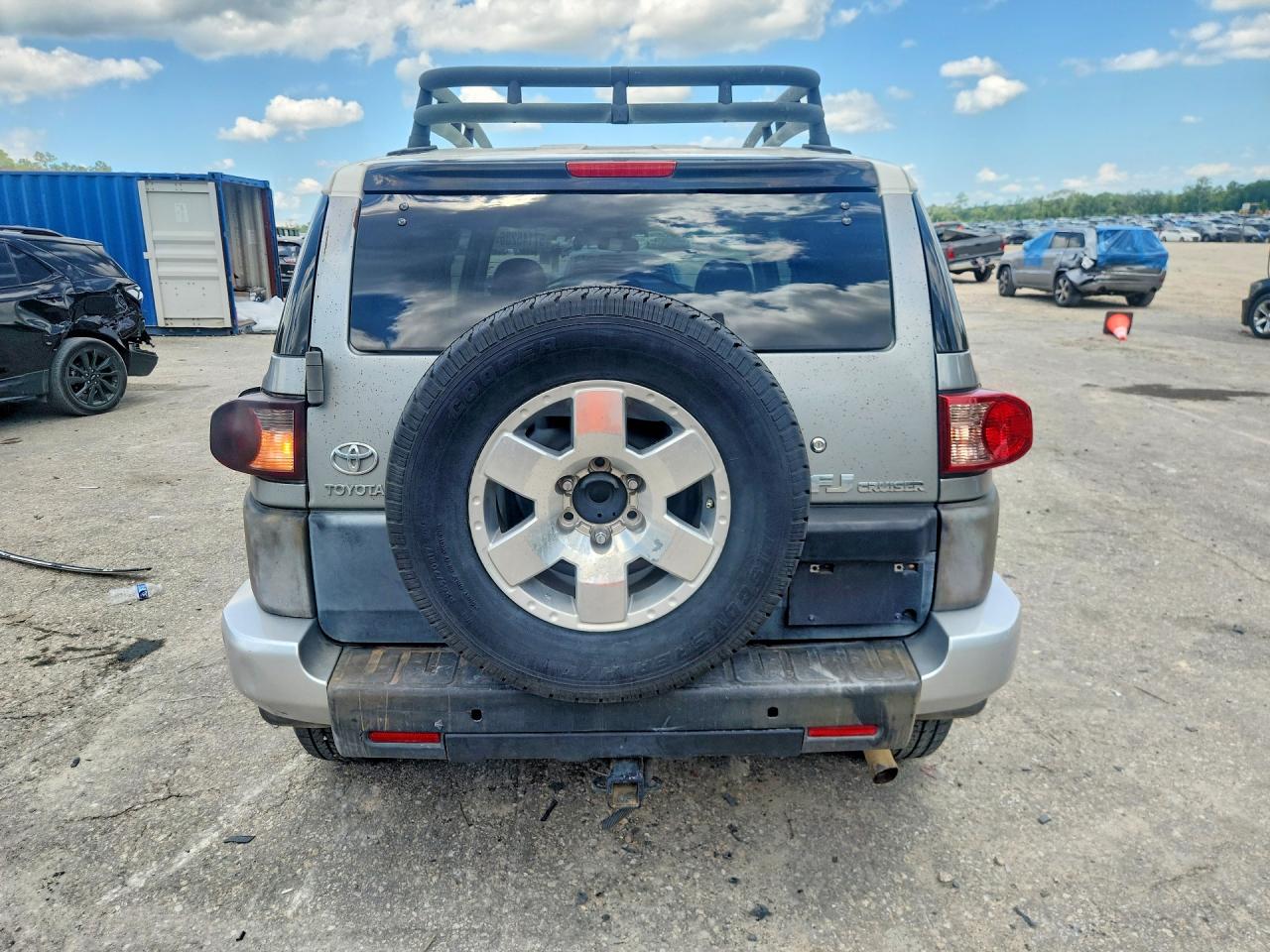 2010 TOYOTA FJ CRUISER