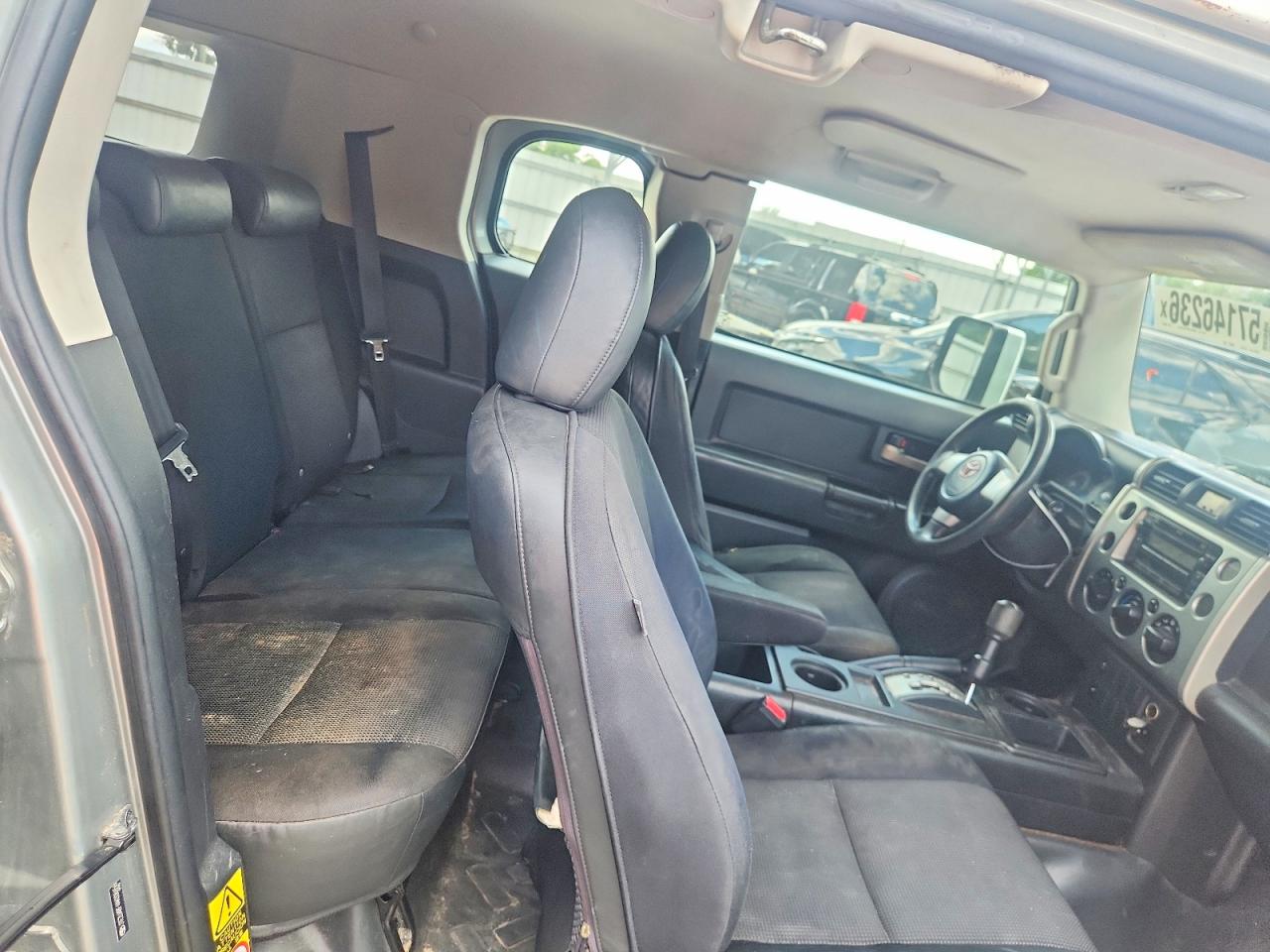 2010 TOYOTA FJ CRUISER