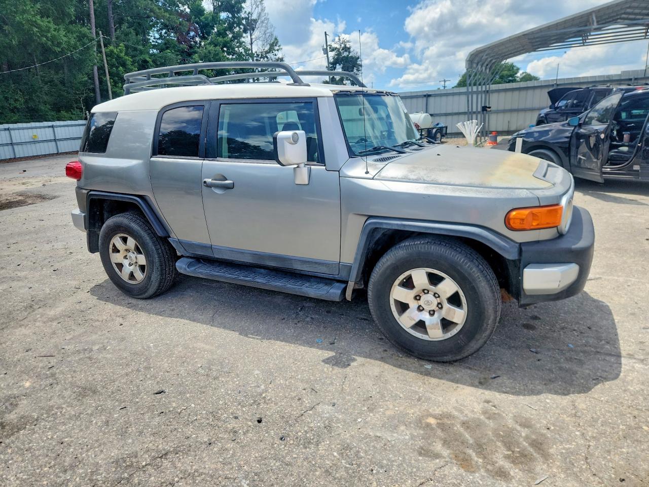 2010 TOYOTA FJ CRUISER
