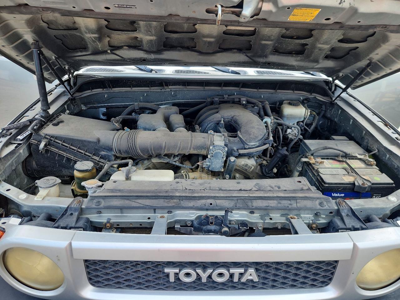 2010 TOYOTA FJ CRUISER