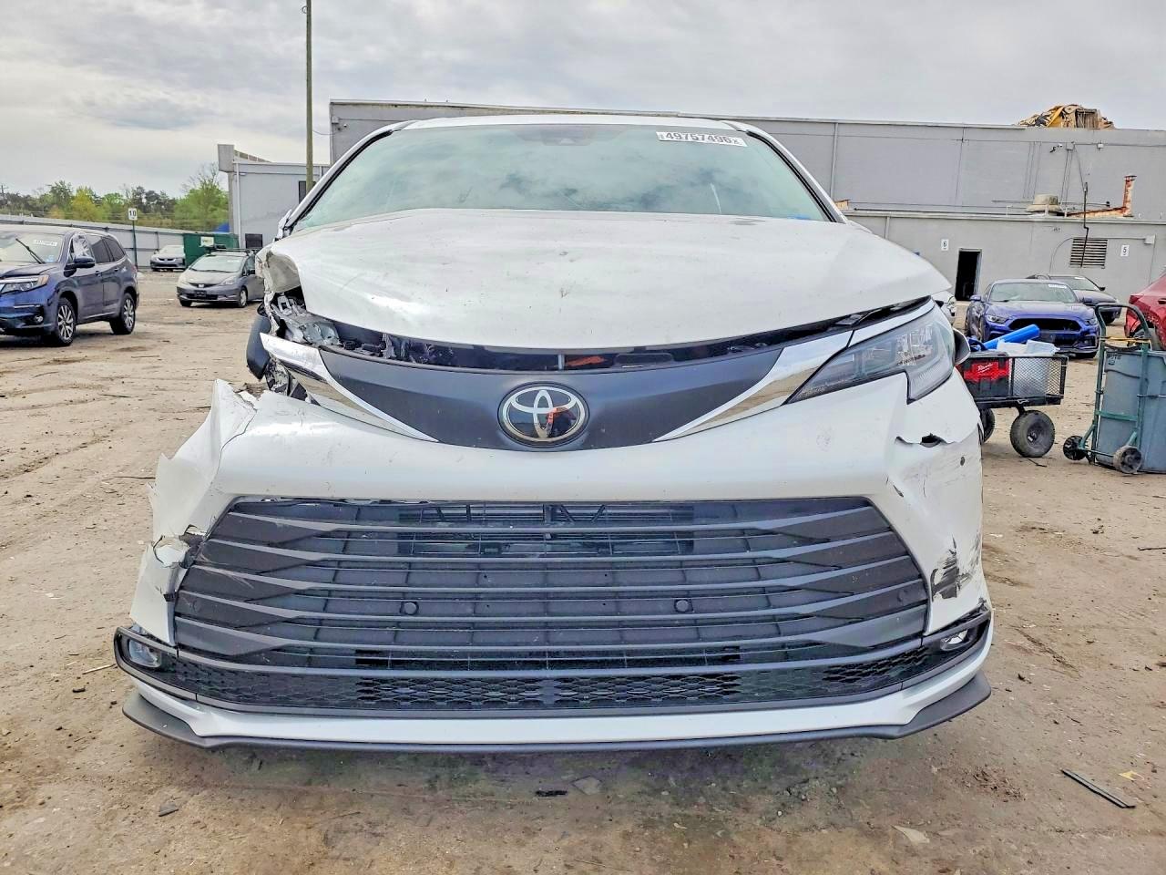 2026 TOYOTA SIENNA