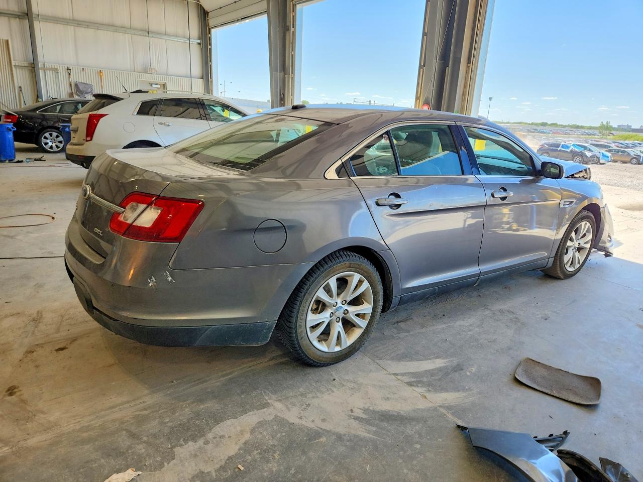 2011 FORD TAURUS