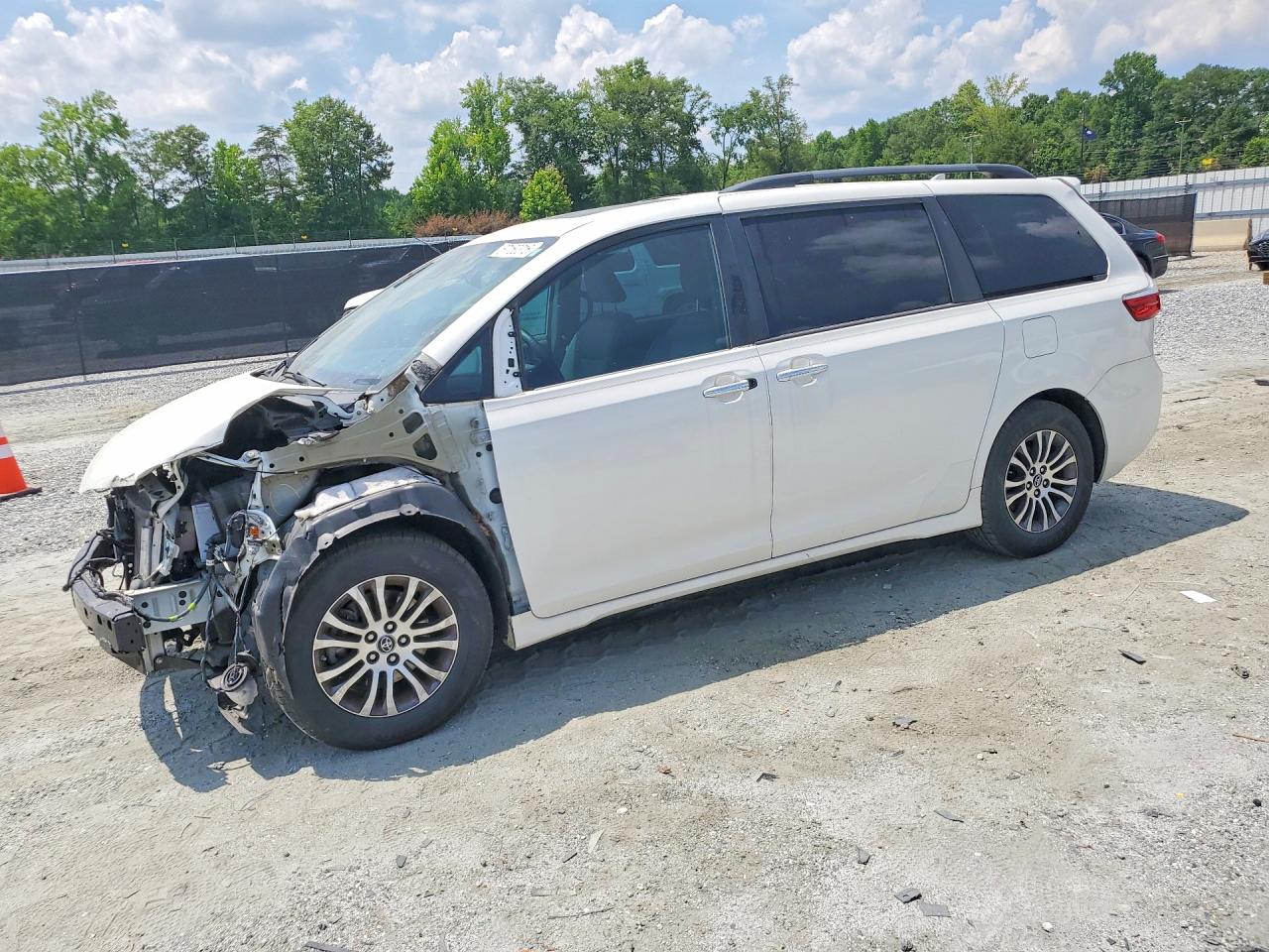 2019 TOYOTA SIENNA