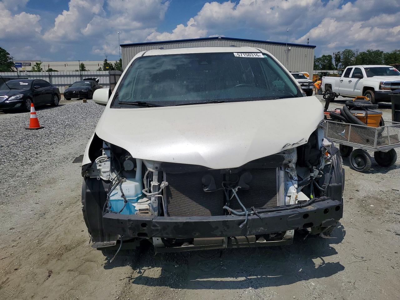 2019 TOYOTA SIENNA