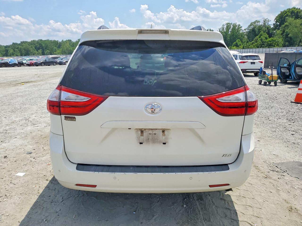 2019 TOYOTA SIENNA