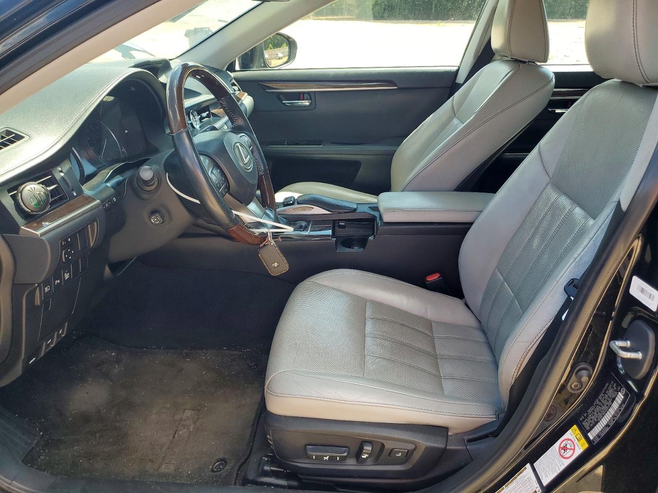 2016 LEXUS ES350