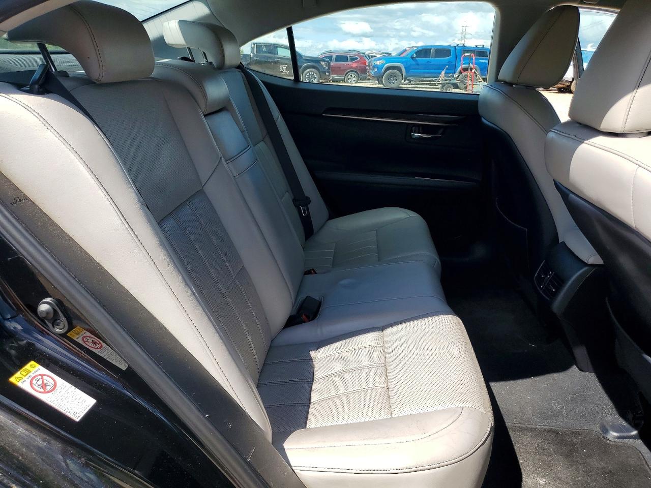 2016 LEXUS ES350