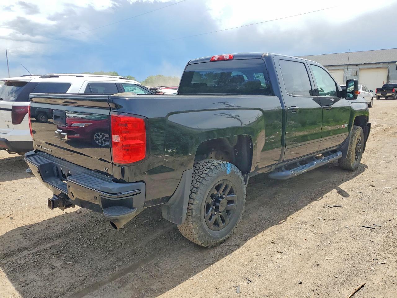 2017 CHEVROLET SILVERADO
