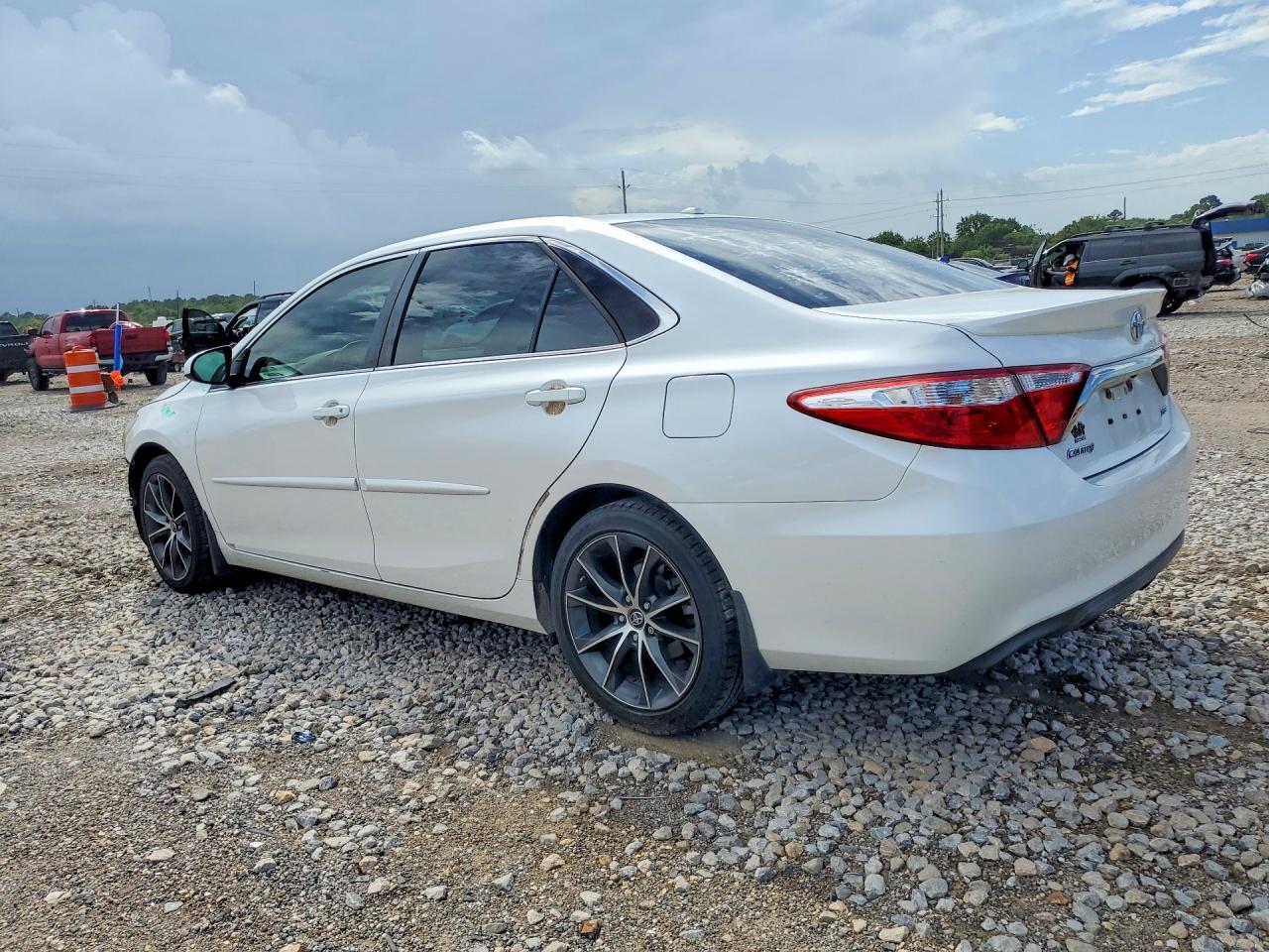 2015 TOYOTA CAMRY