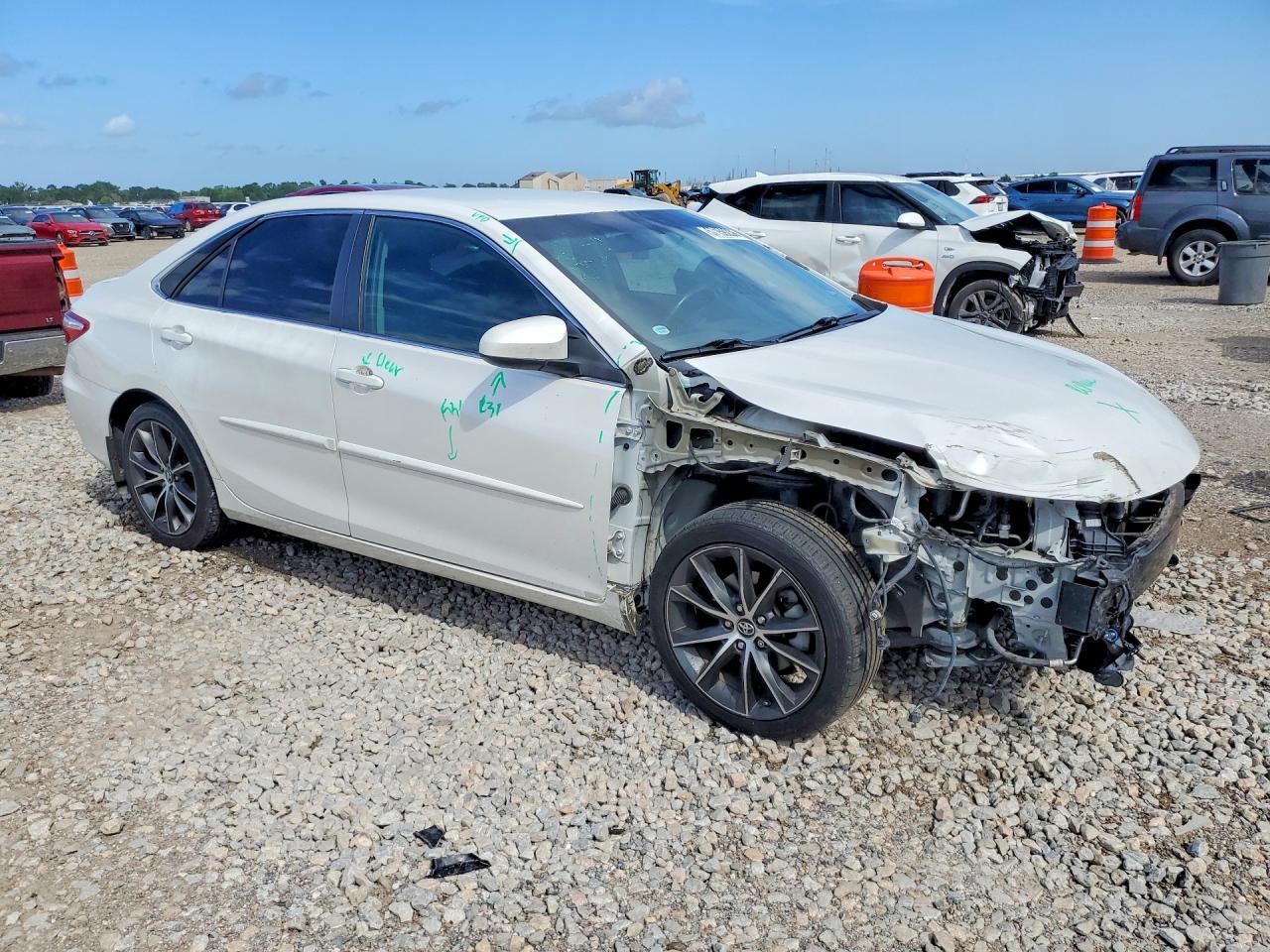 2015 TOYOTA CAMRY