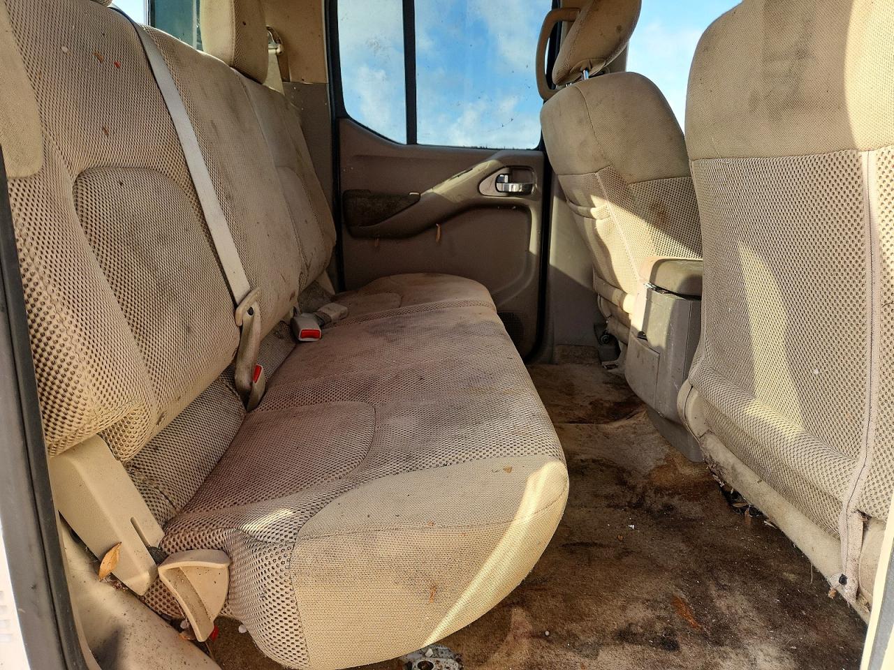 2016 NISSAN FRONTIER
