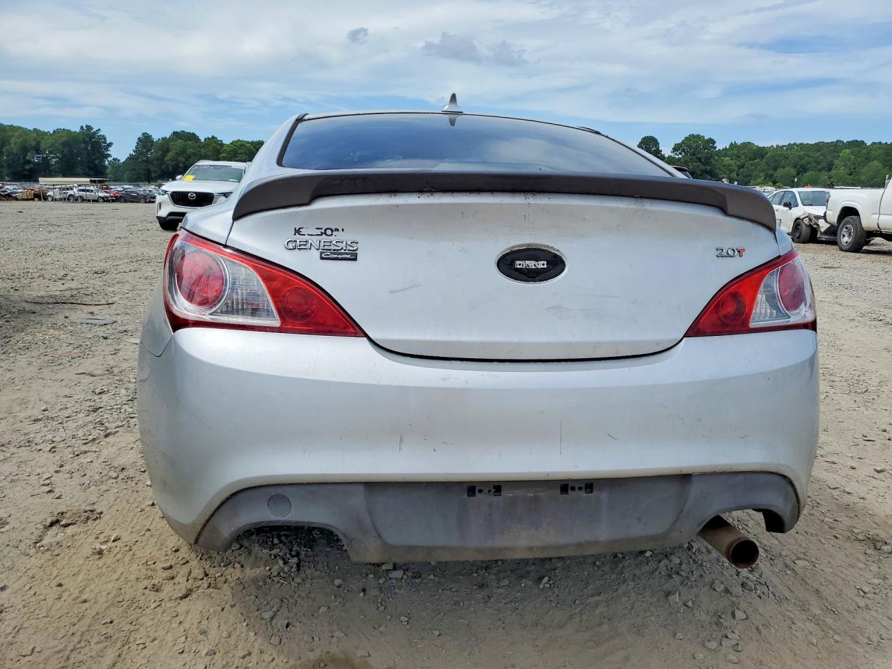 2010 HYUNDAI GENESIS