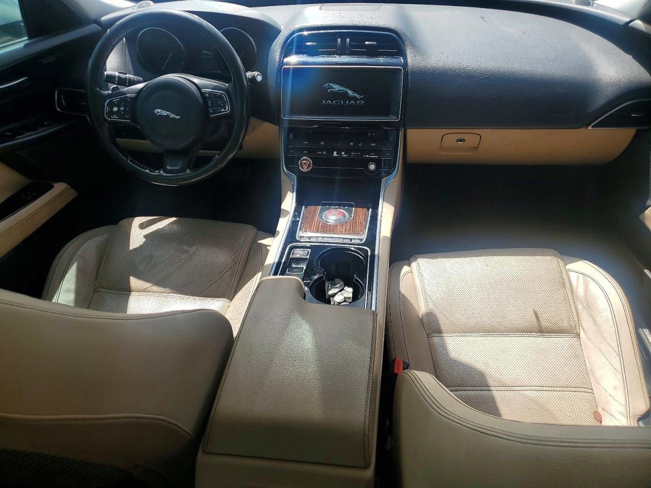 2017 JAGUAR XE