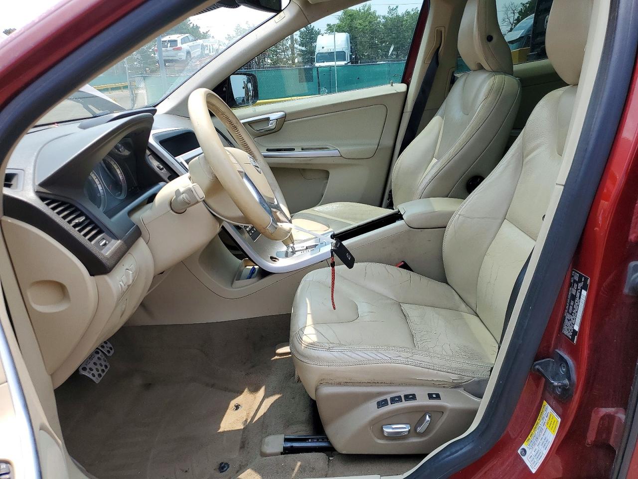 2011 VOLVO XC60