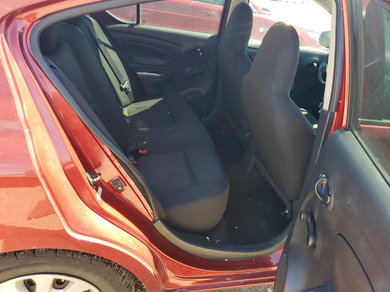 2016 NISSAN VERSA