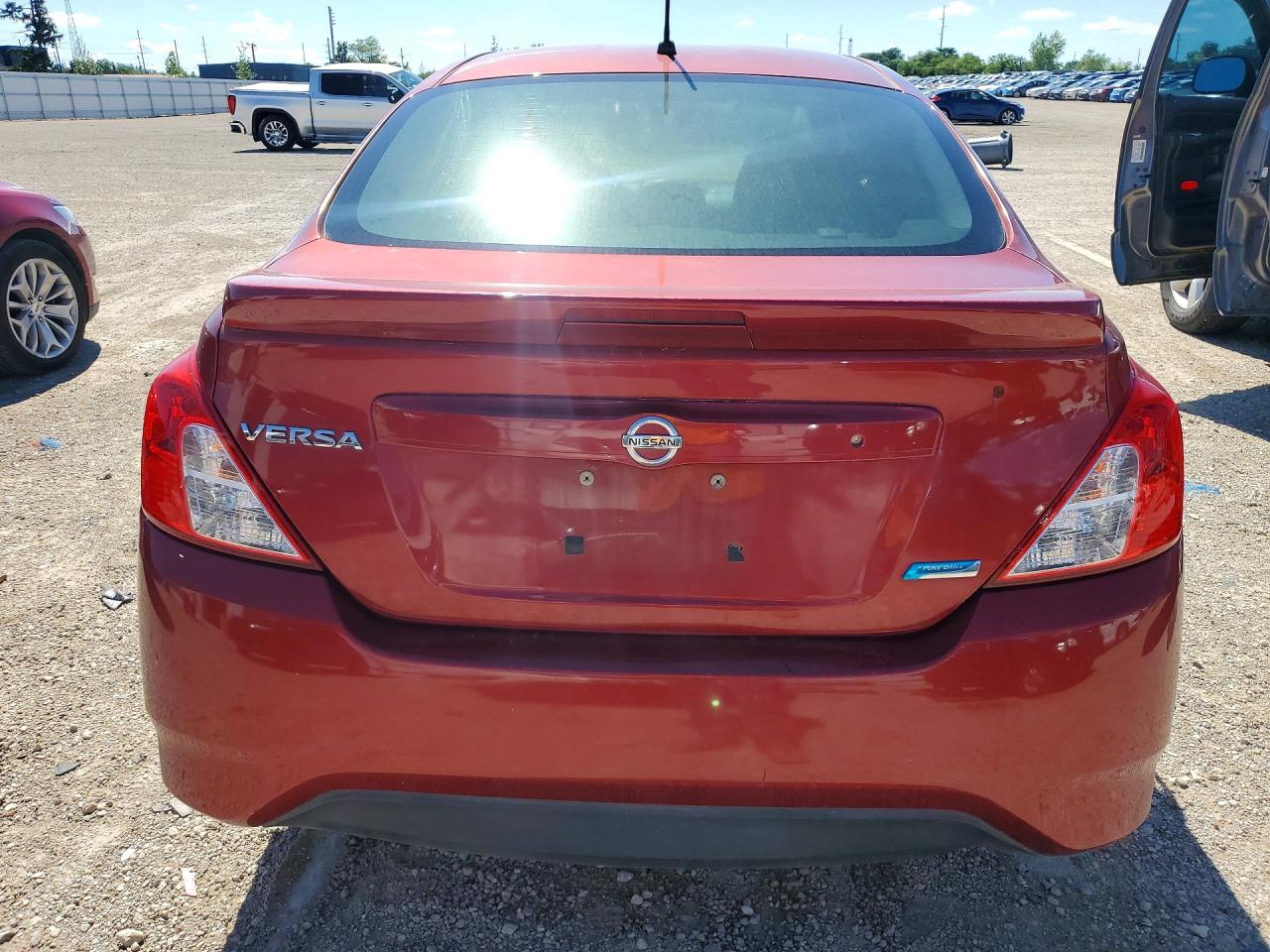 2016 NISSAN VERSA