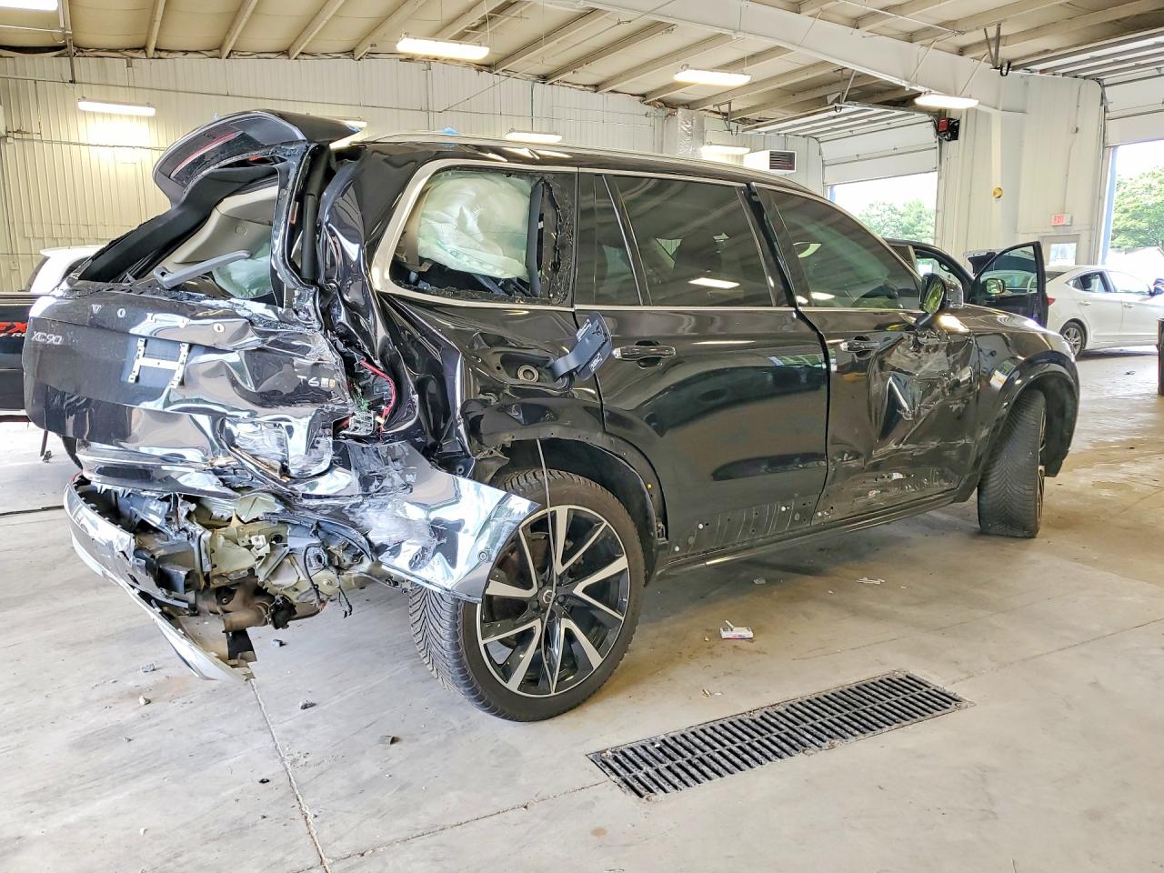 2019 VOLVO XC90