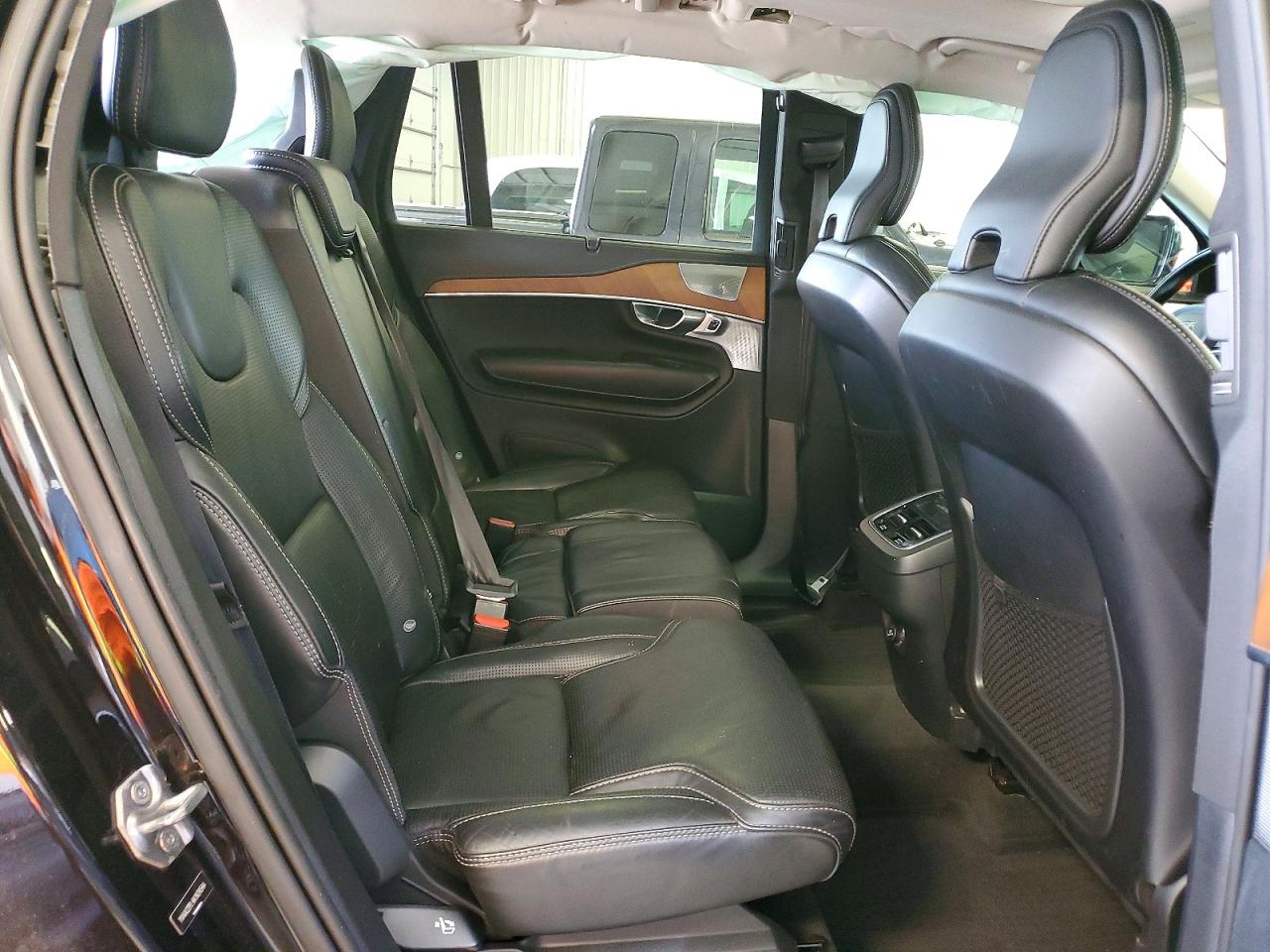 2019 VOLVO XC90